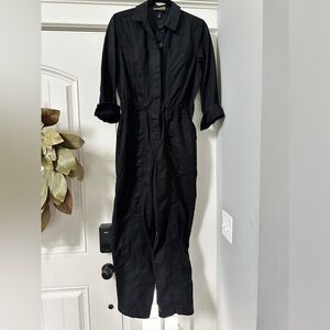 Universal Thread Women’s black jumpsuit